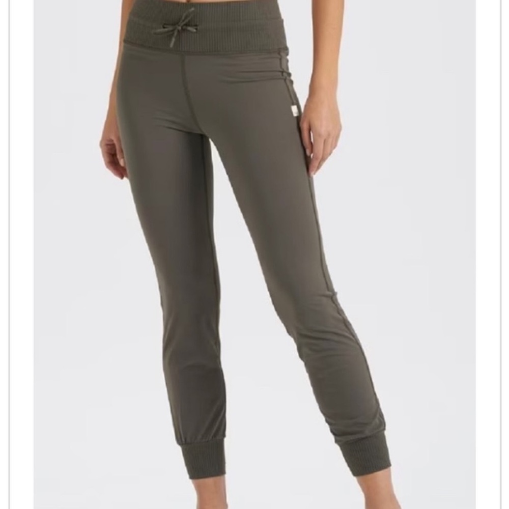 Vuori Daily Jogger Poly/Elastane Blend Athletic Pants Olive Green